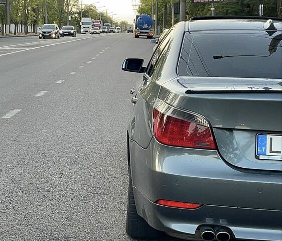 Серый БМВ 5 Серия, объемом двигателя 2.5 л и пробегом 380 тыс. км за 4700 $, фото 7 на Automoto.ua