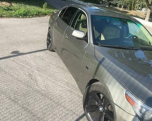 Серый БМВ 5 Серия, объемом двигателя 3 л и пробегом 330 тыс. км за 7000 $, фото 9 на Automoto.ua