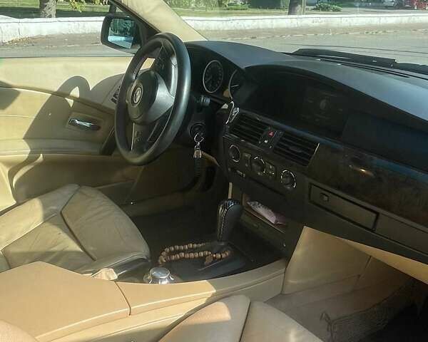 Серый БМВ 5 Серия, объемом двигателя 3 л и пробегом 330 тыс. км за 7000 $, фото 4 на Automoto.ua