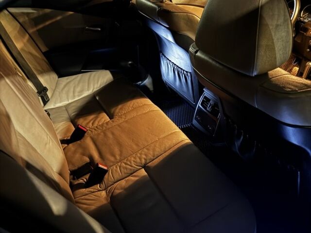 Серый БМВ 5 Серия, объемом двигателя 3 л и пробегом 354 тыс. км за 8399 $, фото 9 на Automoto.ua