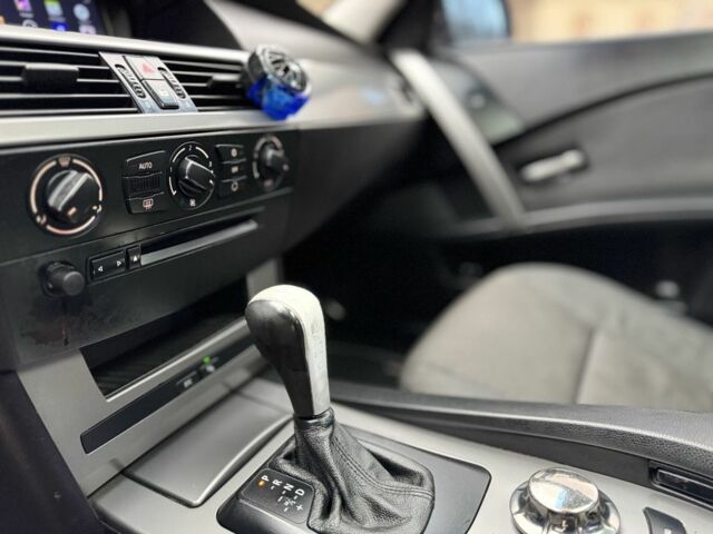 Серый БМВ 5 Серия, объемом двигателя 2.5 л и пробегом 287 тыс. км за 4400 $, фото 18 на Automoto.ua