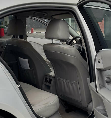 Серый БМВ 5 Серия, объемом двигателя 2 л и пробегом 111 тыс. км за 8700 $, фото 15 на Automoto.ua