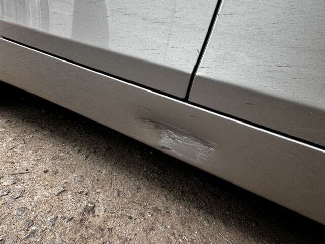 Серый БМВ 5 Серия, объемом двигателя 4.4 л и пробегом 318 тыс. км за 9999 $, фото 9 на Automoto.ua