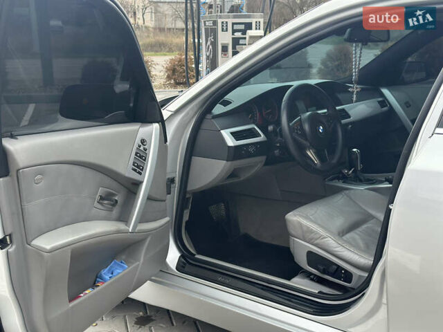 Сірий БМВ 5 Серія, об'ємом двигуна 3 л та пробігом 341 тис. км за 8300 $, фото 9 на Automoto.ua