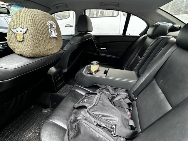 Серый БМВ 5 Серия, объемом двигателя 4.4 л и пробегом 318 тыс. км за 9999 $, фото 11 на Automoto.ua