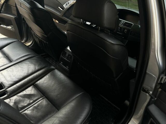 Серый БМВ 5 Серия, объемом двигателя 4.5 л и пробегом 260 тыс. км за 9500 $, фото 13 на Automoto.ua