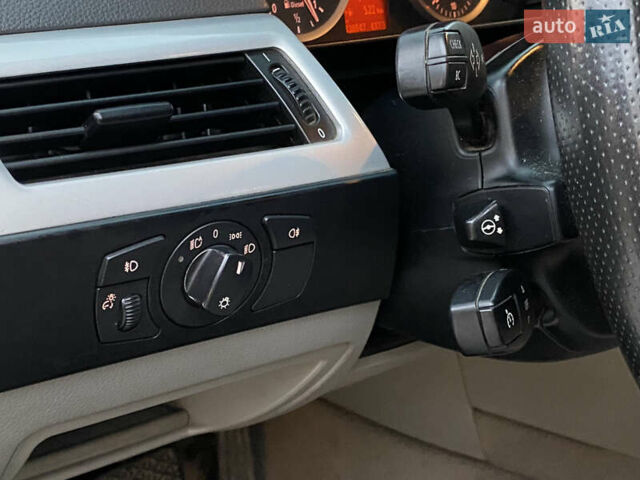 Серый БМВ 5 Серия, объемом двигателя 3 л и пробегом 338 тыс. км за 8100 $, фото 18 на Automoto.ua