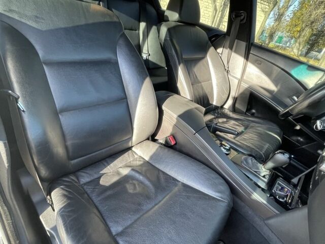 БМВ 5 Серия 2004 в Запорожье на Automoto.ua Серый БМВ 5 Серия, объемом двигателя 0 л и пробегом 355 тыс. км за 9600 $, фото 9 на Automoto.ua