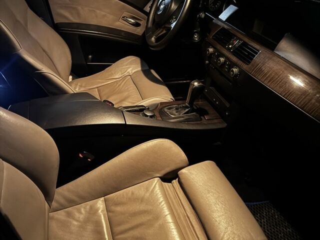 Серый БМВ 5 Серия, объемом двигателя 3 л и пробегом 354 тыс. км за 8399 $, фото 4 на Automoto.ua