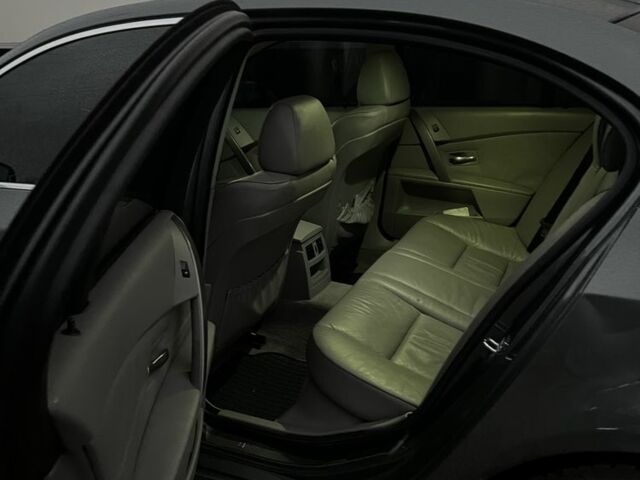 Серый БМВ 5 Серия, объемом двигателя 3 л и пробегом 376 тыс. км за 4300 $, фото 6 на Automoto.ua