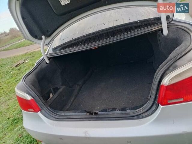 Серый БМВ 5 Серия, объемом двигателя 2.49 л и пробегом 334 тыс. км за 7800 $, фото 5 на Automoto.ua