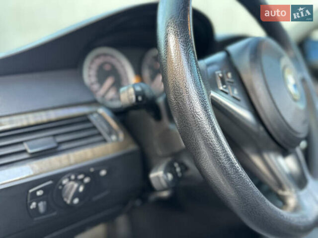 Серый БМВ 5 Серия, объемом двигателя 3 л и пробегом 297 тыс. км за 11000 $, фото 29 на Automoto.ua