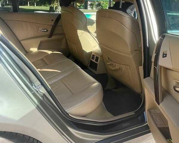 Серый БМВ 5 Серия, объемом двигателя 3 л и пробегом 330 тыс. км за 7000 $, фото 11 на Automoto.ua