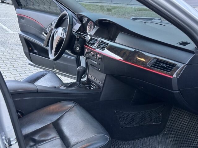 Серый БМВ 5 Серия, объемом двигателя 3 л и пробегом 322 тыс. км за 10500 $, фото 5 на Automoto.ua