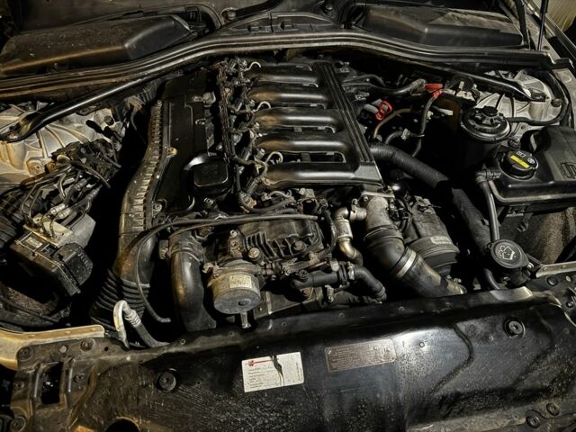 Серый БМВ 5 Серия, объемом двигателя 3 л и пробегом 354 тыс. км за 8399 $, фото 6 на Automoto.ua