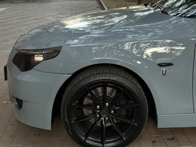 Сірий БМВ 5 Серія, об'ємом двигуна 3 л та пробігом 250 тис. км за 10000 $, фото 5 на Automoto.ua