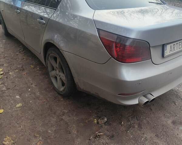 Серый БМВ 5 Серия, объемом двигателя 3 л и пробегом 387 тыс. км за 6400 $, фото 4 на Automoto.ua