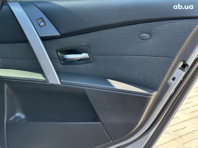 Серый БМВ 5 Серия, объемом двигателя 2.5 л и пробегом 201 тыс. км за 8490 $, фото 17 на Automoto.ua