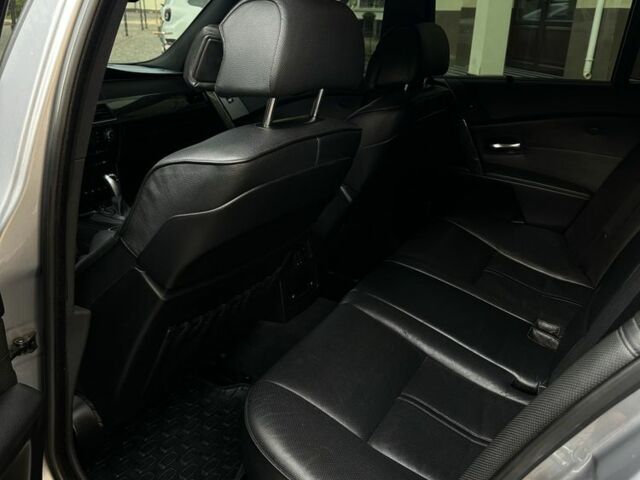 Серый БМВ 5 Серия, объемом двигателя 4.5 л и пробегом 260 тыс. км за 9500 $, фото 12 на Automoto.ua