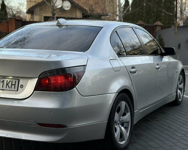 Серый БМВ 5 Серия, объемом двигателя 2.2 л и пробегом 302 тыс. км за 6600 $, фото 8 на Automoto.ua