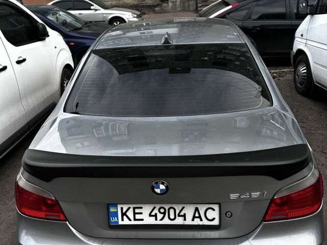 Серый БМВ 5 Серия, объемом двигателя 4.4 л и пробегом 318 тыс. км за 9999 $, фото 3 на Automoto.ua