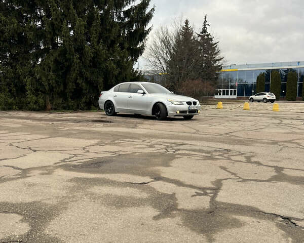 Серый БМВ 5 Серия, объемом двигателя 2.99 л и пробегом 300 тыс. км за 9000 $, фото 18 на Automoto.ua