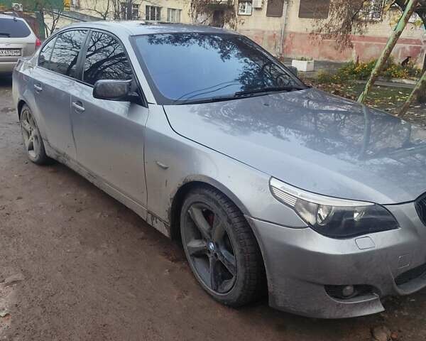 Серый БМВ 5 Серия, объемом двигателя 3 л и пробегом 387 тыс. км за 6400 $, фото 2 на Automoto.ua