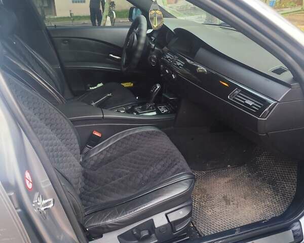 Серый БМВ 5 Серия, объемом двигателя 3 л и пробегом 387 тыс. км за 6400 $, фото 5 на Automoto.ua