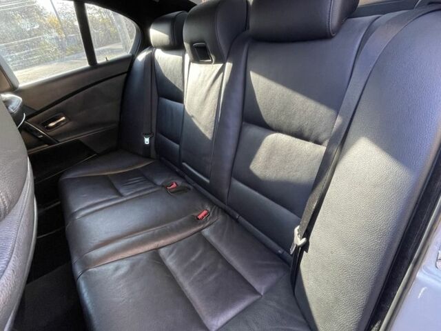 БМВ 5 Серия 2004 в Запорожье на Automoto.ua Серый БМВ 5 Серия, объемом двигателя 0 л и пробегом 355 тыс. км за 9600 $, фото 8 на Automoto.ua