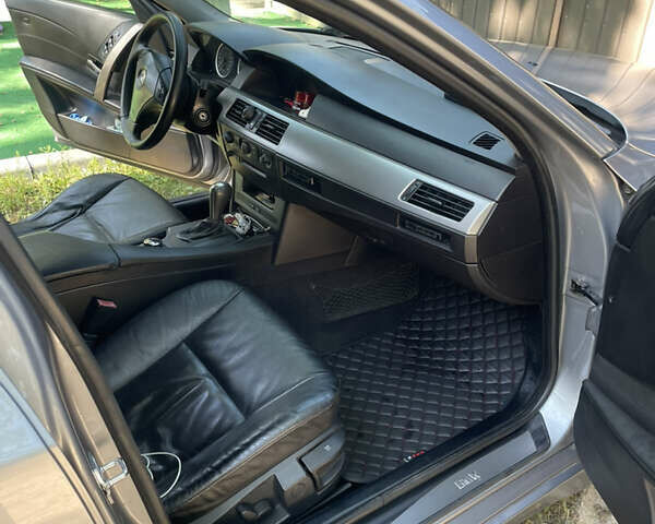 Серый БМВ 5 Серия, объемом двигателя 2.5 л и пробегом 372 тыс. км за 8300 $, фото 8 на Automoto.ua