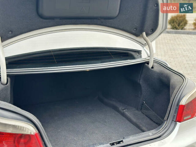 Сірий БМВ 5 Серія, об'ємом двигуна 3 л та пробігом 341 тис. км за 8300 $, фото 14 на Automoto.ua
