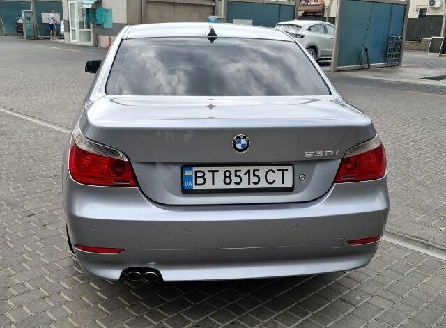 Серый БМВ 5 Серия, объемом двигателя 3 л и пробегом 319 тыс. км за 8500 $, фото 3 на Automoto.ua