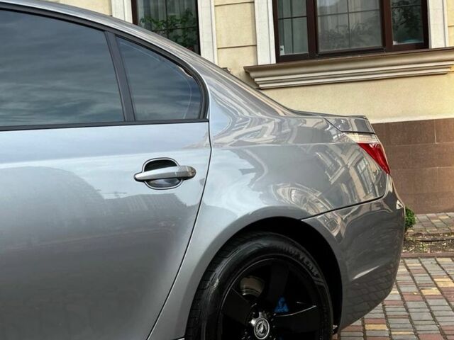 Серый БМВ 5 Серия, объемом двигателя 4.5 л и пробегом 260 тыс. км за 9500 $, фото 21 на Automoto.ua