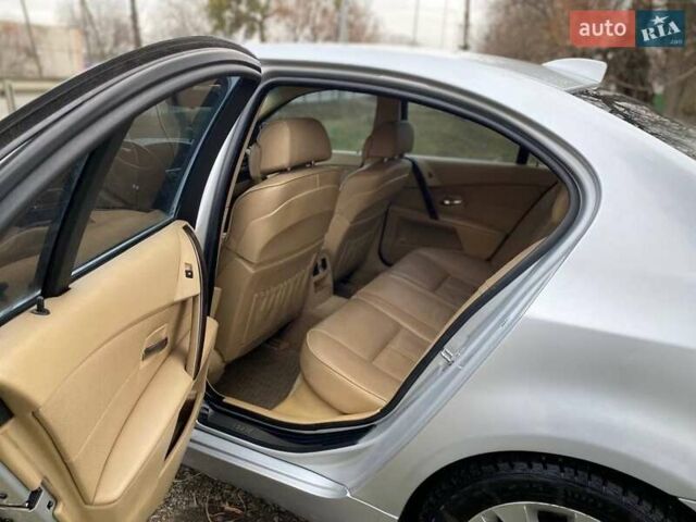 Серый БМВ 5 Серия, объемом двигателя 3 л и пробегом 450 тыс. км за 6000 $, фото 6 на Automoto.ua