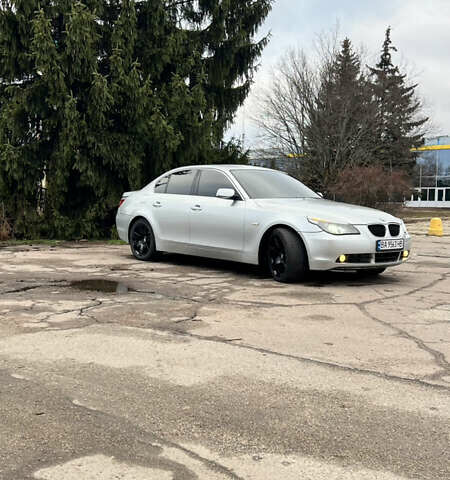 Серый БМВ 5 Серия, объемом двигателя 2.99 л и пробегом 300 тыс. км за 9000 $, фото 17 на Automoto.ua