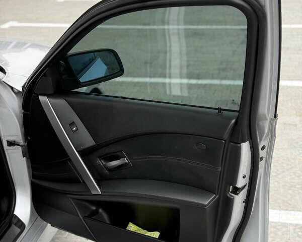 Сірий БМВ 5 Серія, об'ємом двигуна 3 л та пробігом 330 тис. км за 9400 $, фото 22 на Automoto.ua