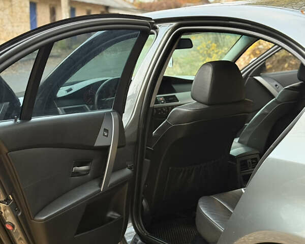 Серый БМВ 5 Серия, объемом двигателя 2.5 л и пробегом 336 тыс. км за 7500 $, фото 23 на Automoto.ua