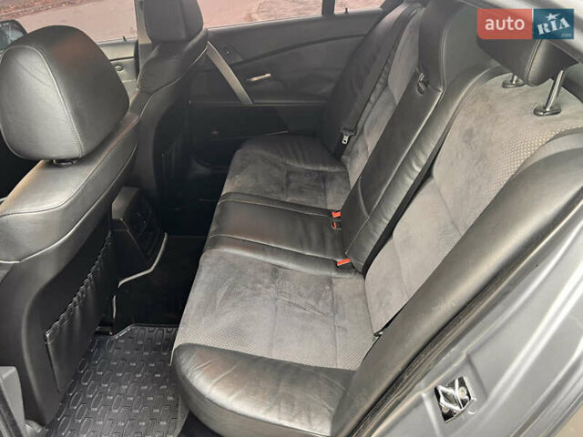 Серый БМВ 5 Серия, объемом двигателя 3 л и пробегом 245 тыс. км за 8400 $, фото 9 на Automoto.ua