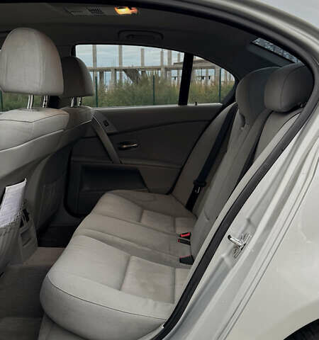 Серый БМВ 5 Серия, объемом двигателя 2 л и пробегом 111 тыс. км за 8700 $, фото 13 на Automoto.ua