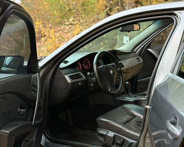 Серый БМВ 5 Серия, объемом двигателя 2.5 л и пробегом 336 тыс. км за 7750 $, фото 24 на Automoto.ua