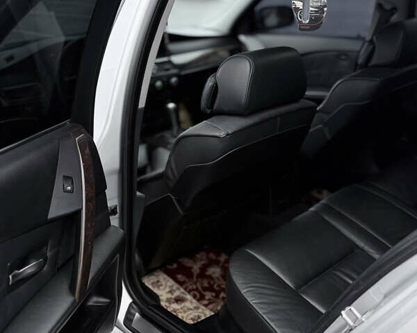 Сірий БМВ 5 Серія, об'ємом двигуна 2.99 л та пробігом 397 тис. км за 10500 $, фото 10 на Automoto.ua