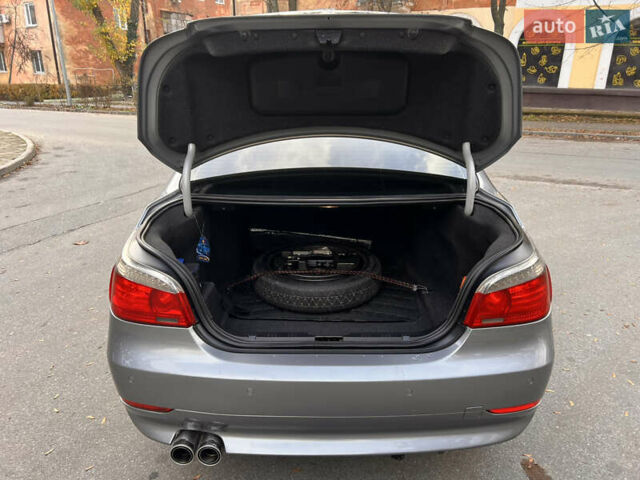 Серый БМВ 5 Серия, объемом двигателя 3 л и пробегом 245 тыс. км за 8400 $, фото 15 на Automoto.ua