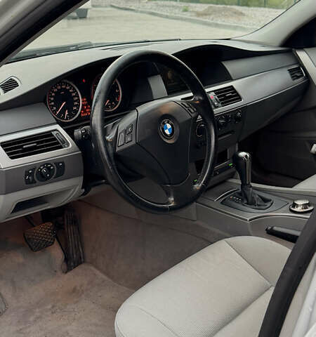 Серый БМВ 5 Серия, объемом двигателя 2 л и пробегом 111 тыс. км за 8700 $, фото 8 на Automoto.ua