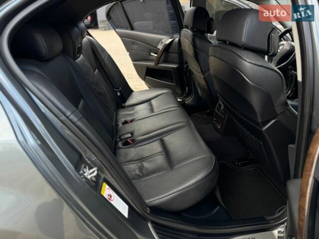 Серый БМВ 5 Серия, объемом двигателя 3 л и пробегом 283 тыс. км за 9450 $, фото 20 на Automoto.ua