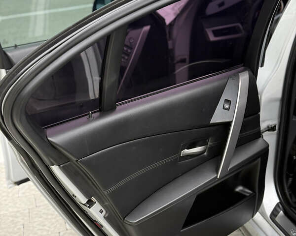 Сірий БМВ 5 Серія, об'ємом двигуна 3 л та пробігом 330 тис. км за 9400 $, фото 26 на Automoto.ua