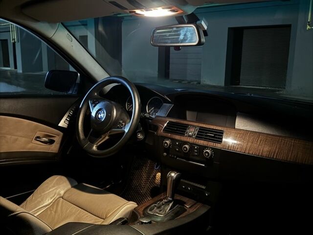 Серый БМВ 5 Серия, объемом двигателя 3 л и пробегом 354 тыс. км за 8399 $, фото 11 на Automoto.ua