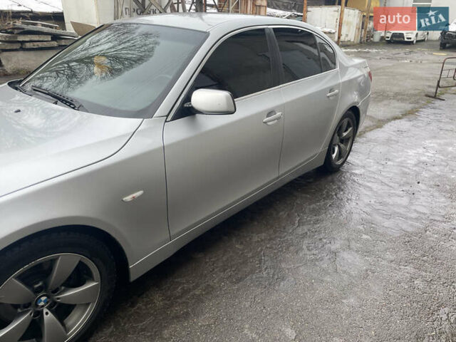 Серый БМВ 5 Серия, объемом двигателя 2.5 л и пробегом 234 тыс. км за 10000 $, фото 3 на Automoto.ua