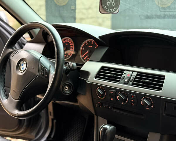 Серый БМВ 5 Серия, объемом двигателя 2.5 л и пробегом 336 тыс. км за 7500 $, фото 22 на Automoto.ua