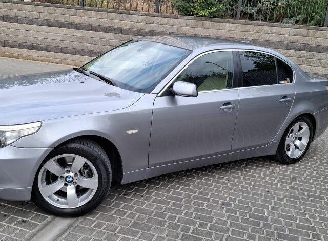 Серый БМВ 5 Серия, объемом двигателя 3 л и пробегом 319 тыс. км за 8500 $, фото 4 на Automoto.ua