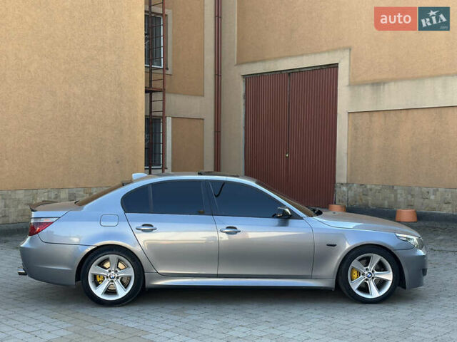 Серый БМВ 5 Серия, объемом двигателя 3 л и пробегом 297 тыс. км за 11000 $, фото 7 на Automoto.ua